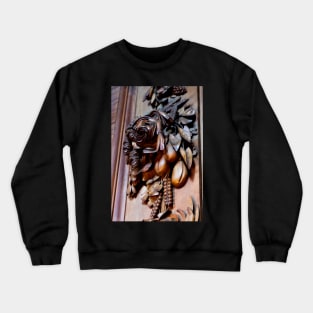 Chatsworth house- Carved limewood cravat 2 Crewneck Sweatshirt